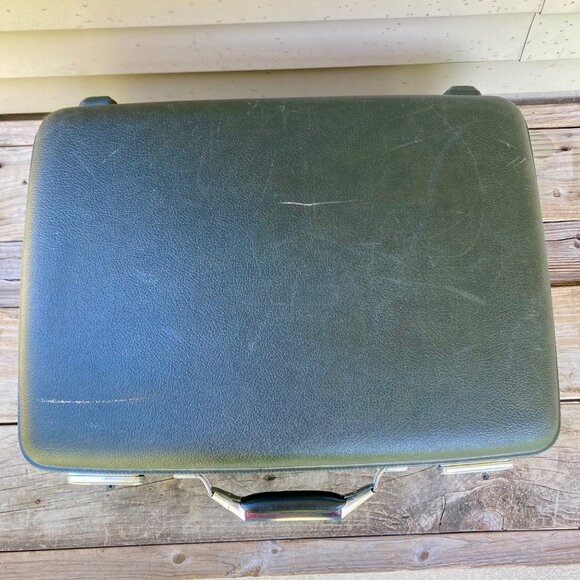 Set 2 Vintage American Tourist Tiara Suitcases Green Hard Shell Luggage NO KEY - Picture 3 of 15